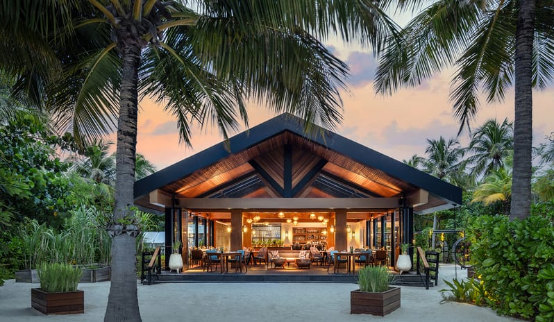 Waldorf Maldives_Glow